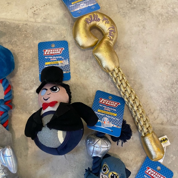 DOG TOYS SET OF 7 NWT PET CO TOYS JUSTICE LEAGUE DC COMICS TOYS FOR DOG GIFT - Picture 6 of 9